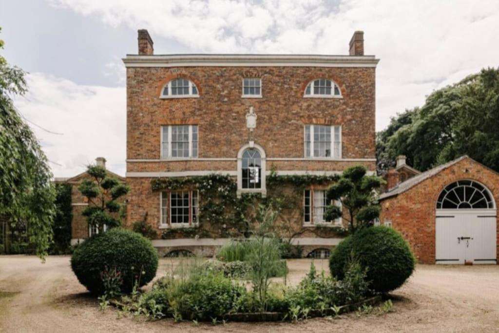 Cressy Hall - Historic Grade II Listed Manor, Gorgeous Topiary Garden Gosberton Exterior foto
